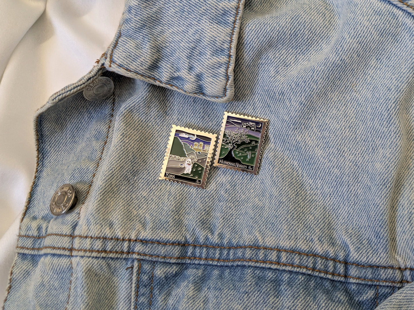 Wuthering Heights Enamel Pin - Literary Souvenir