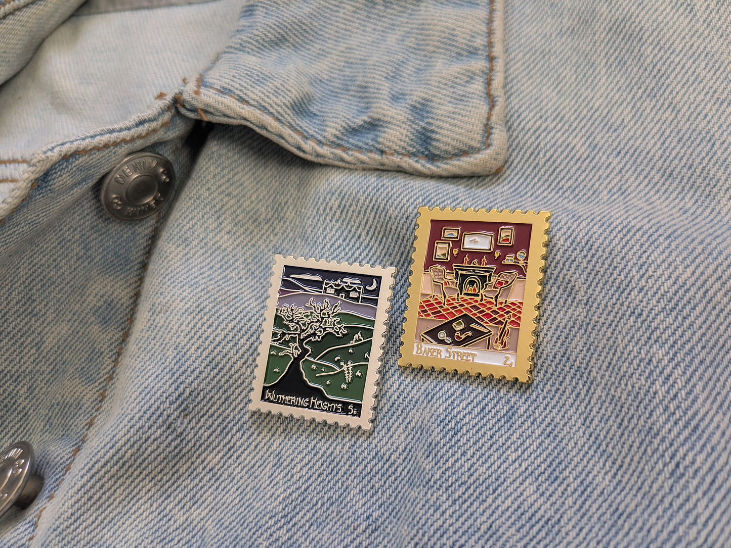 Baker Street Enamel Pin - Sherlock Holmes Literary Souvenir