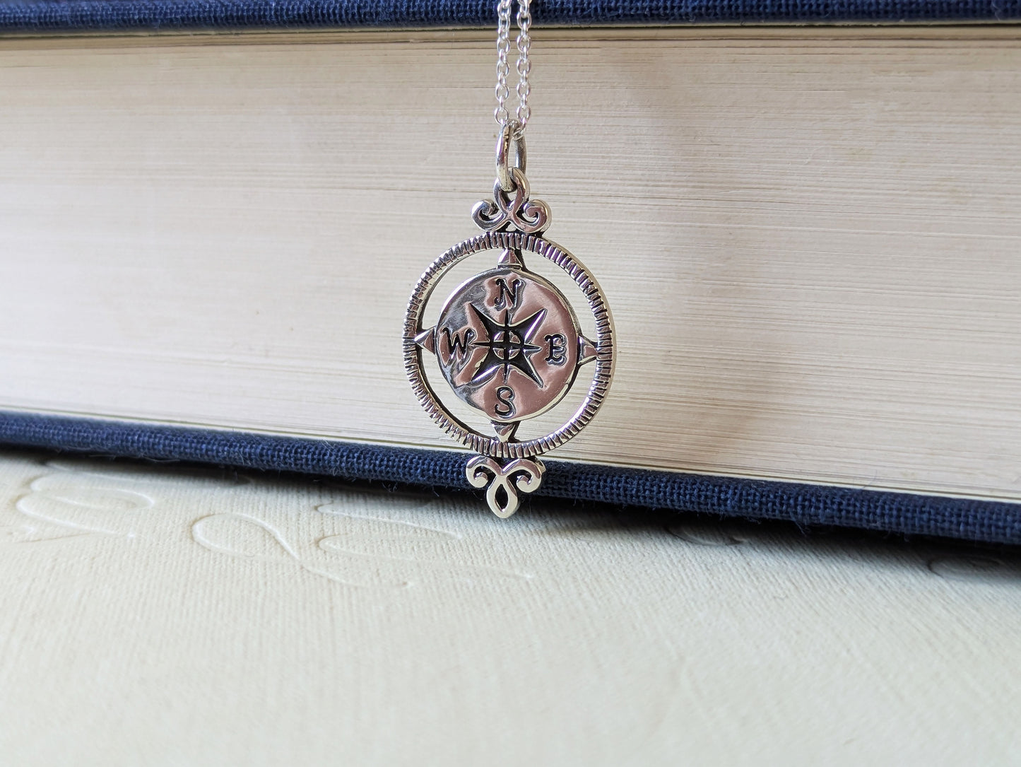 Compass Necklace - The Lord of the Rings Jewellery