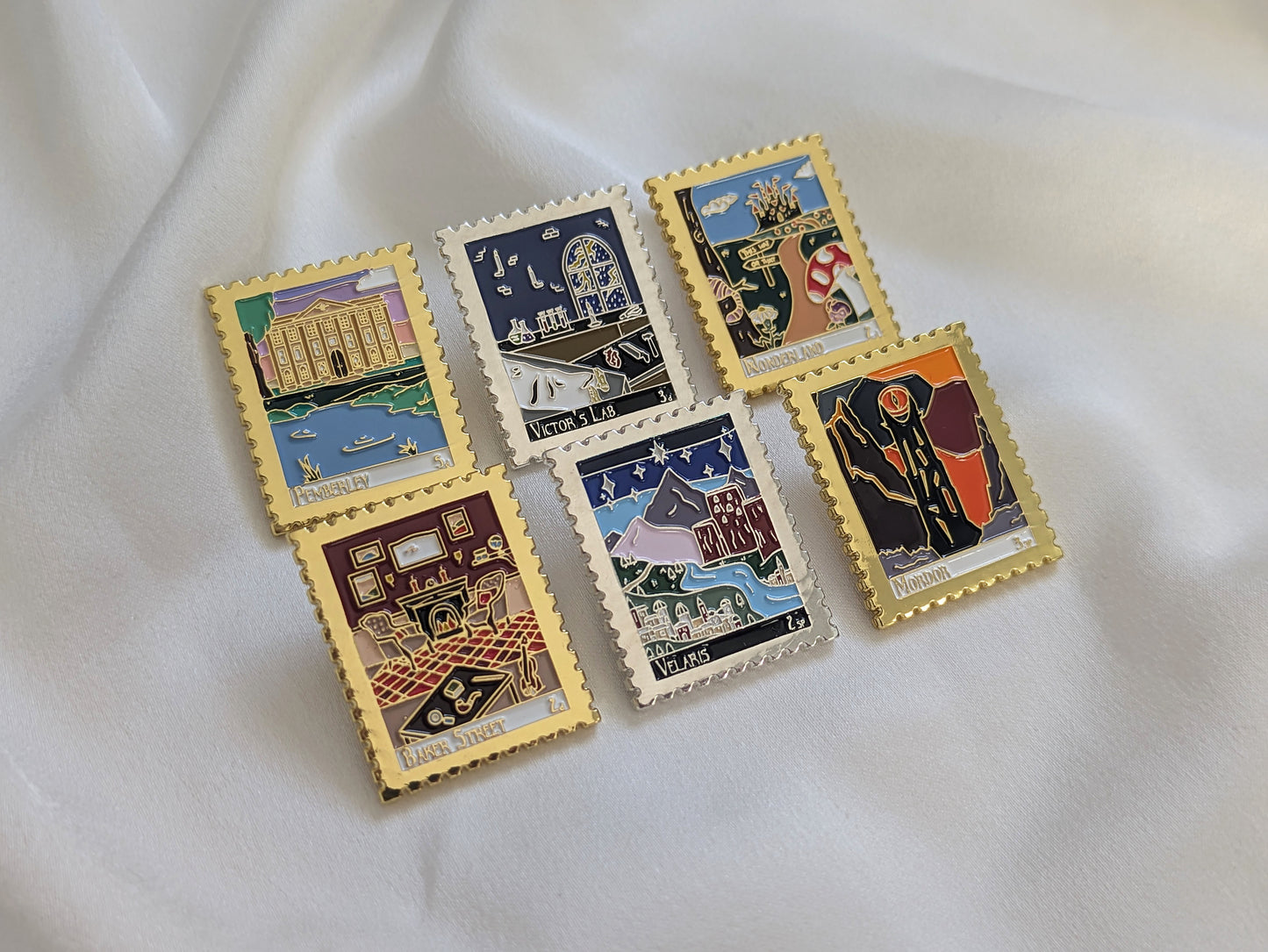 Wonderland Enamel Pin - Alice's Adventure's in Wonderland Literary Souvenir