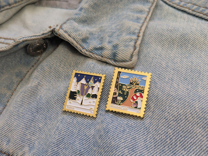 Wonderland Enamel Pin - Alice's Adventure's in Wonderland Literary Souvenir